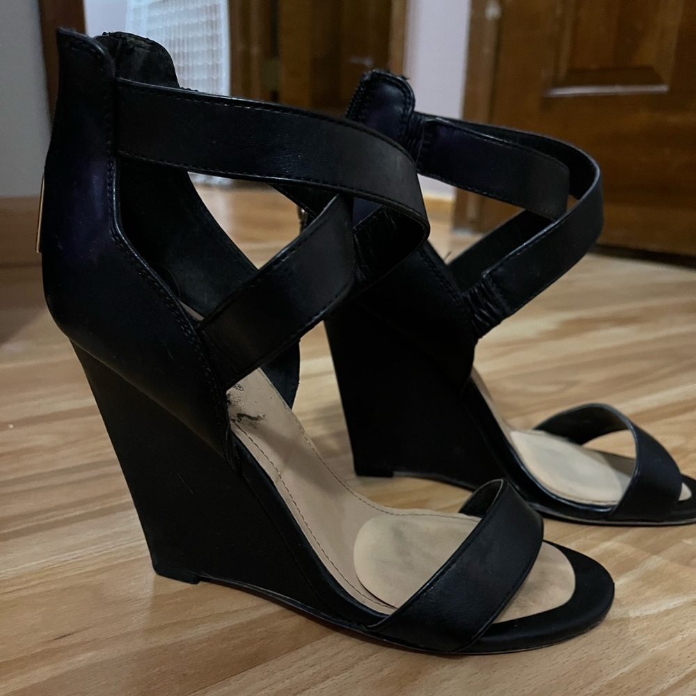 Black Wedges
